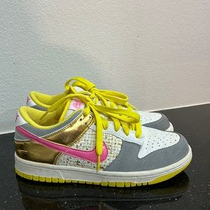 Nike Dunk Low Sneakers